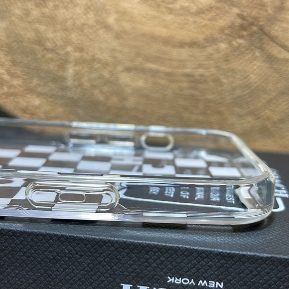 NWT COACH iPHONE CHECKER CELL PHONE CASE 12/12 PRO - Picture 14 of 15